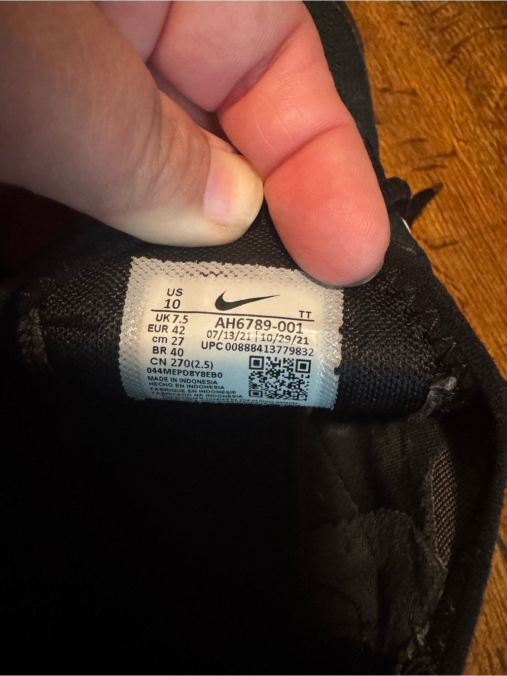 Nike Black and White Air270 - Picture 4 of 5